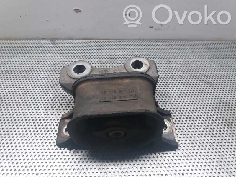 Opel Corsa C Moottorin kiinnikekorvake 