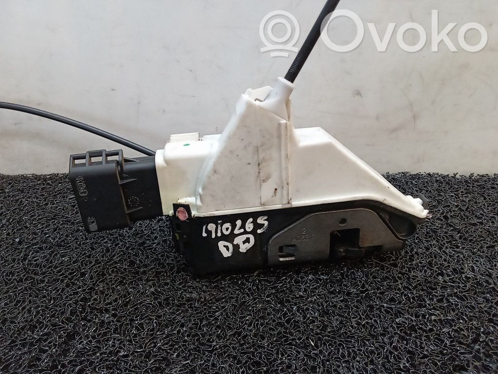 Peugeot 308 Front door lock 