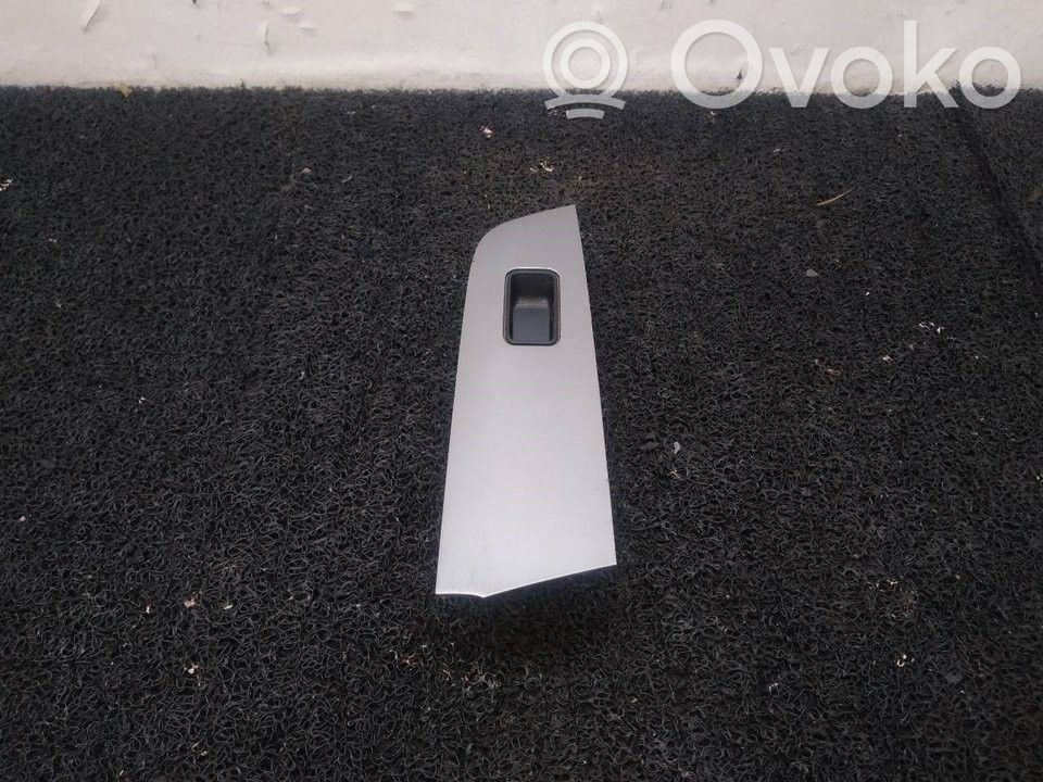 Przyciski szyb   GS1D66380,03124610