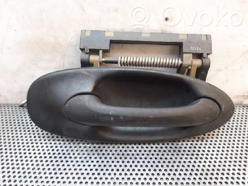Manecilla externa puerta trasera