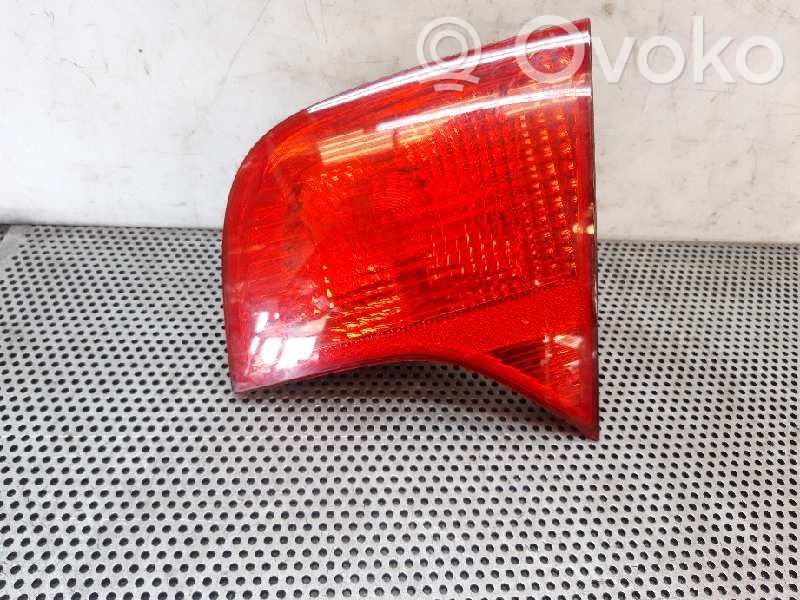 Tailgate rear/tail lights