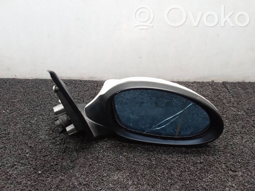 Front door electric wing mirror