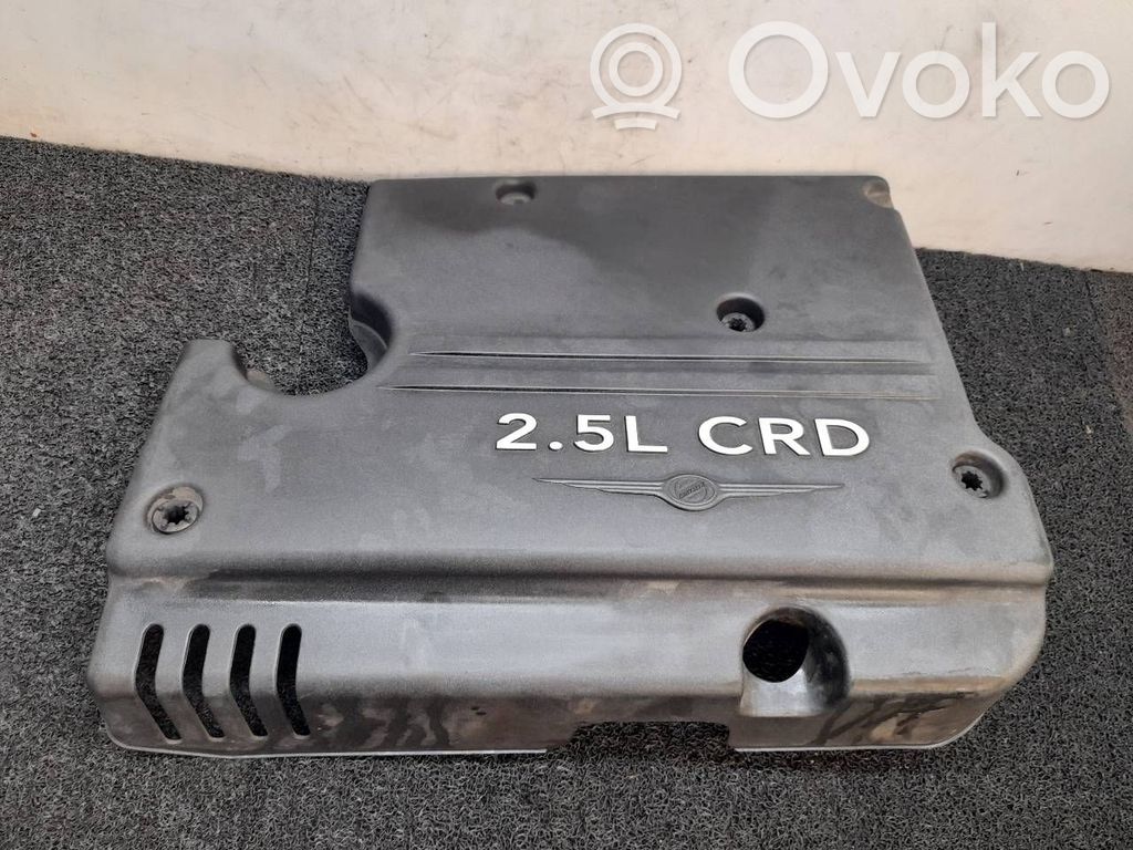 Engine cover (trim)