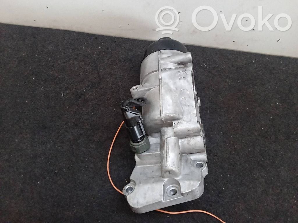 Oil filter mounting bracket