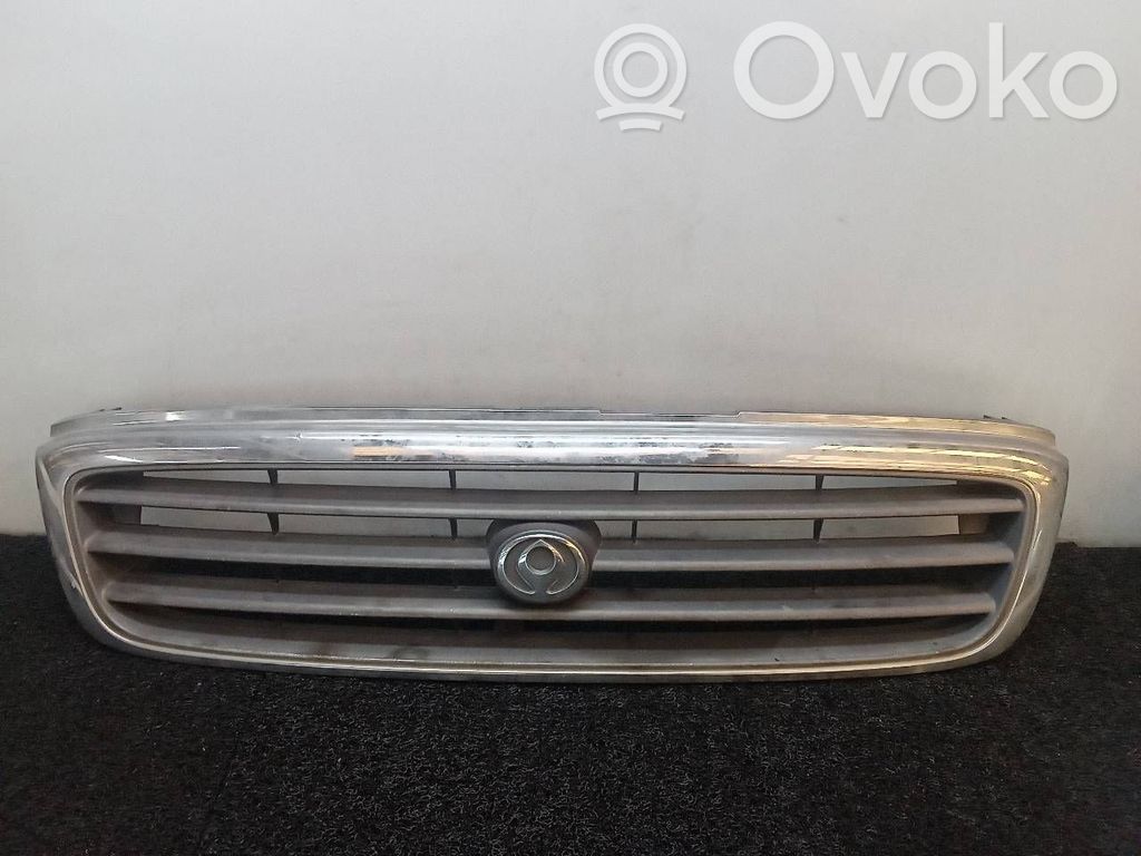 Mazda MPV Grotelės priekinės 