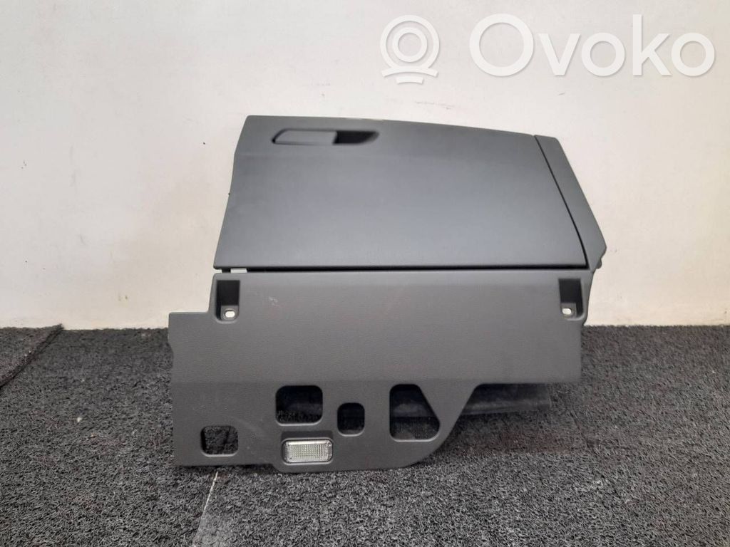 Handschuhfach   8W1857035B6PS