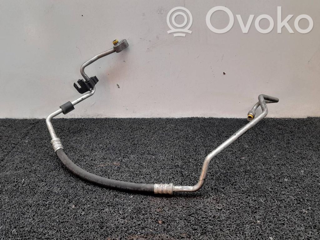 BMW 1 E81 E87 Ilmastointilaitteen putki (A/C) 