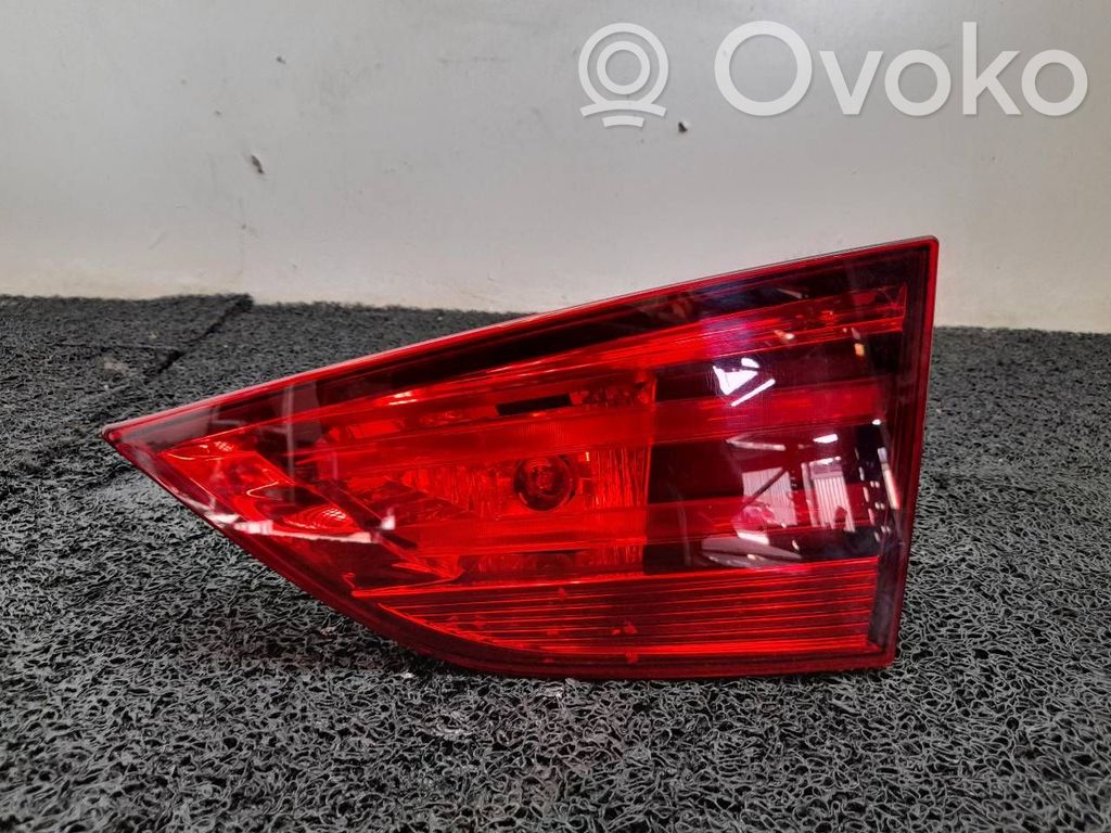 BMW X1 E84 Lampy tylnej klapy bagażnika 