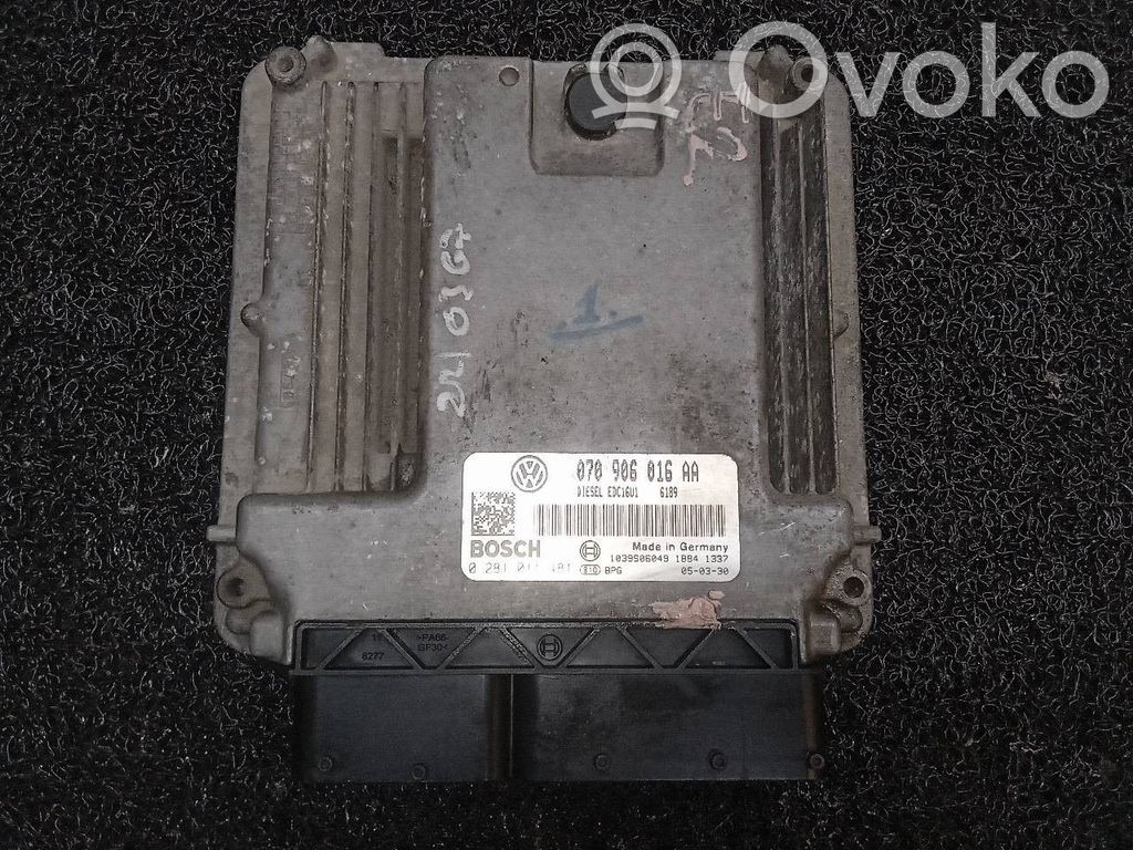 Volkswagen Touareg I Unitate/modul de control motor 