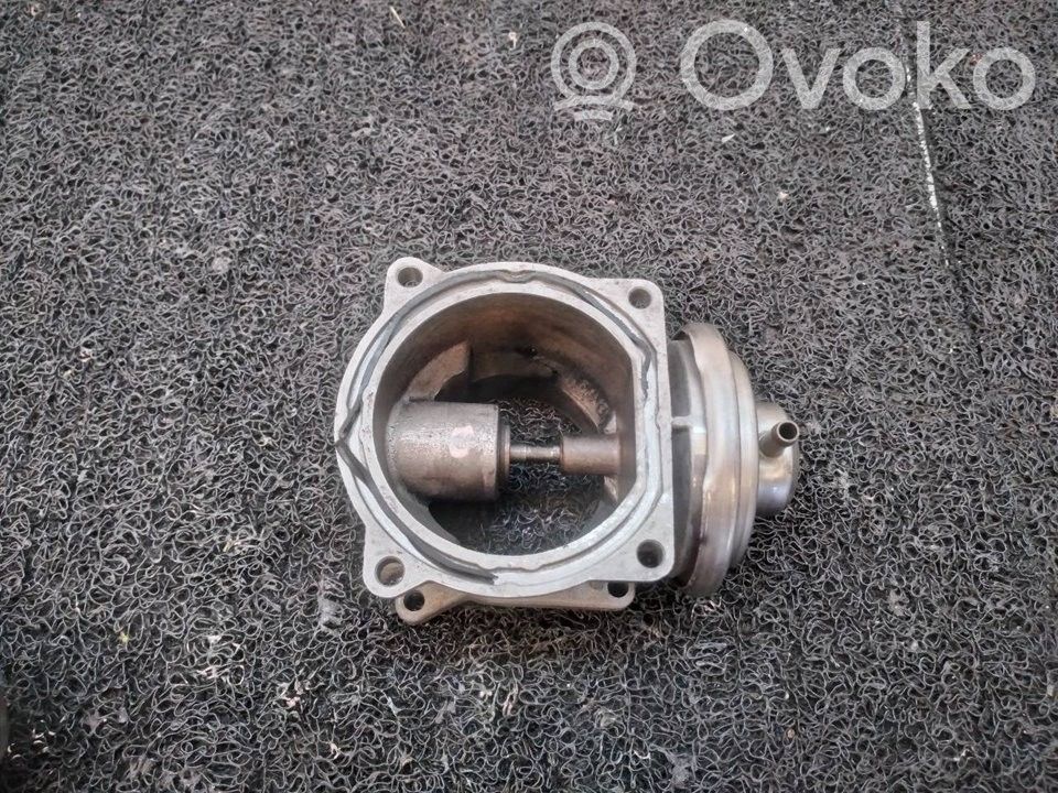 Volkswagen Touareg I Supapă EGR 