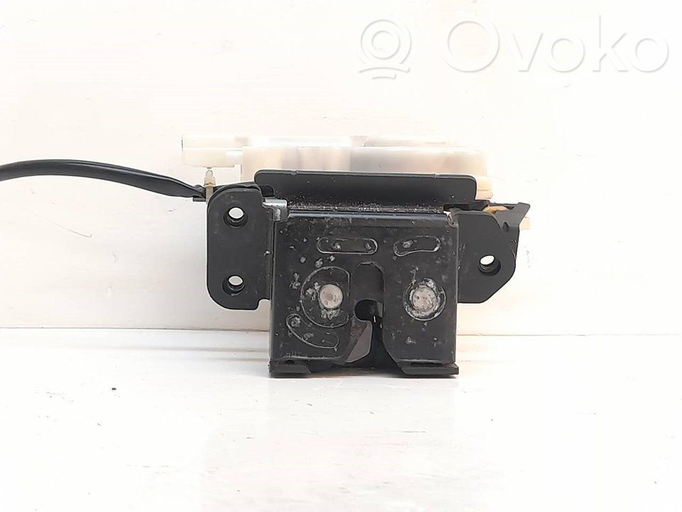 Tailgate lock latch   6L11