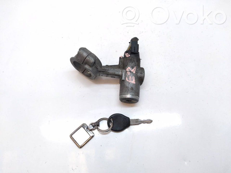Nissan Micra Užvedimo spynelė 