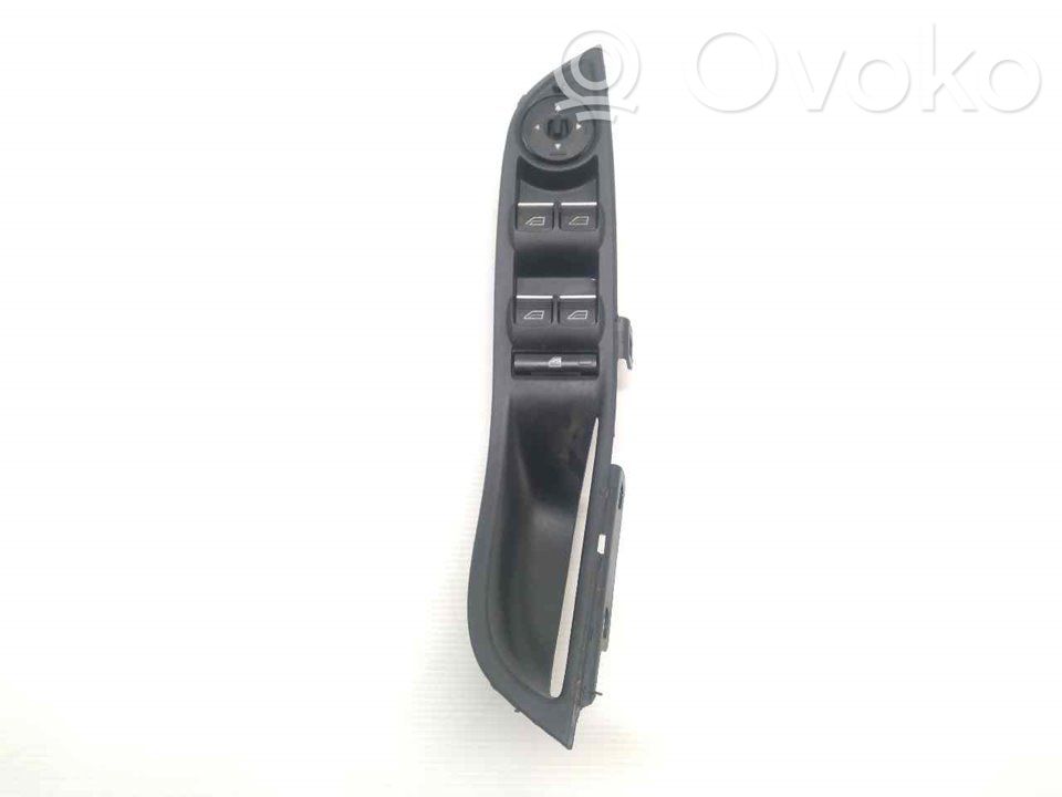 Electric window control switch   14A132CC