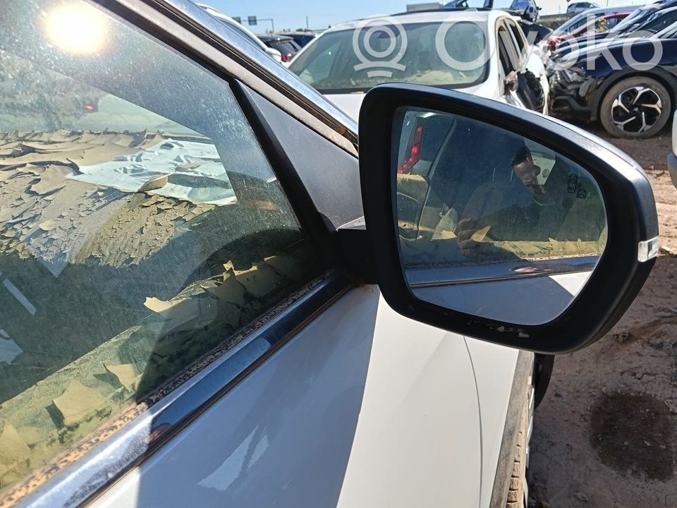 Peugeot 3008 II Rétroviseur électrique de porte avant