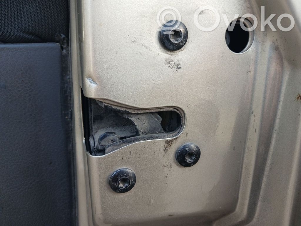 Cerradura de puerta delantera