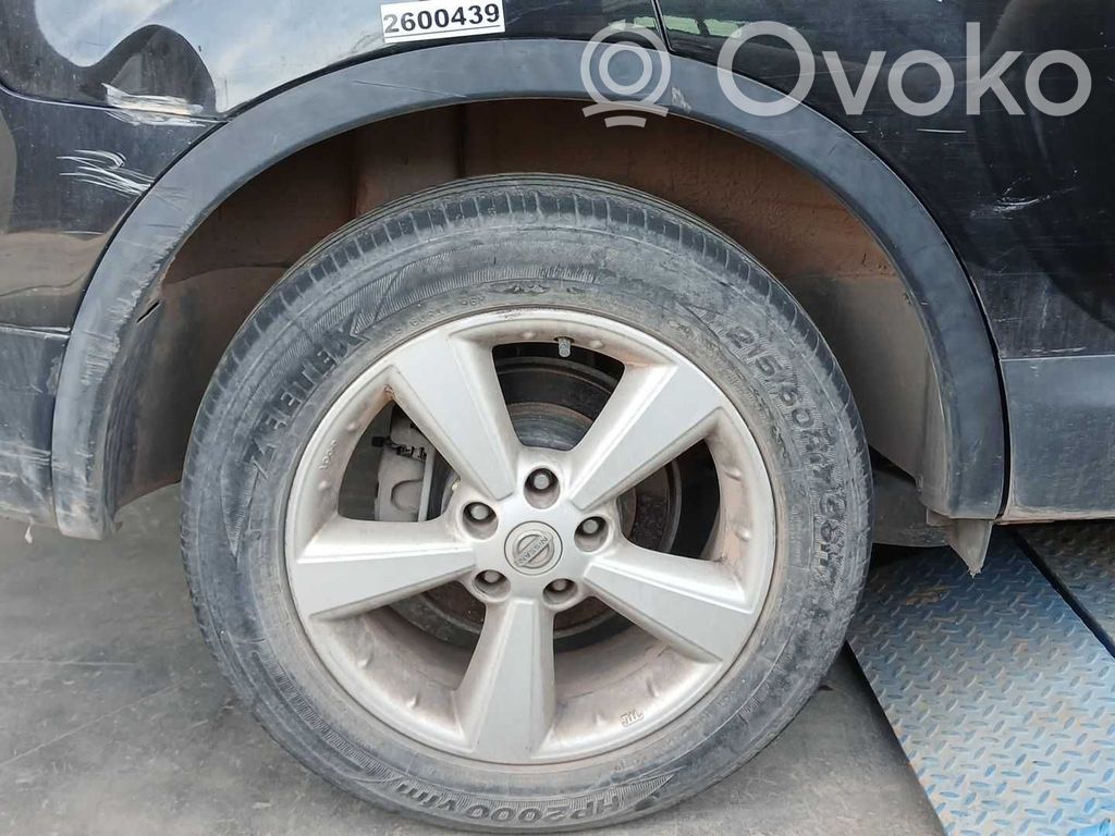 Nissan Qashqai+2 Contur aripă spate