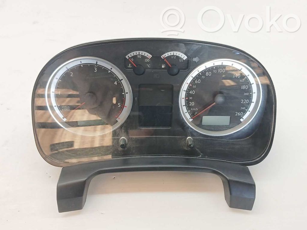Volkswagen Golf SportWagen Geschwindigkeitsmesser Cockpit
