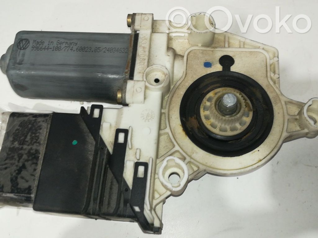 Volkswagen Touran I Motorino alzacristalli della portiera posteriore