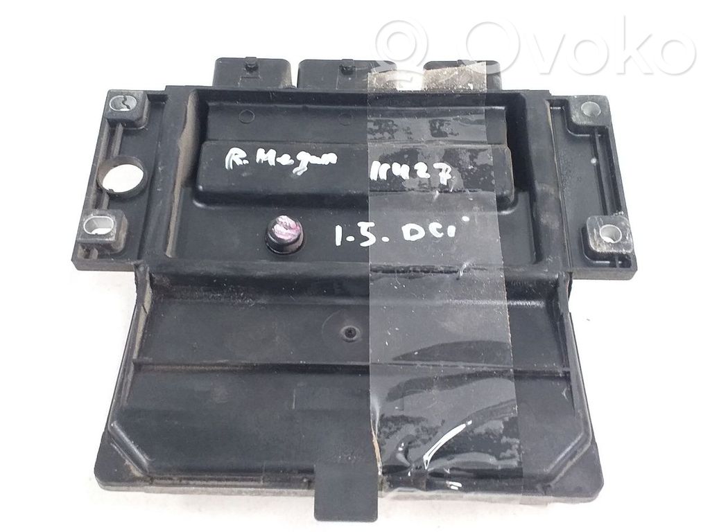 Unidad de control/módulo del motor   8200399038