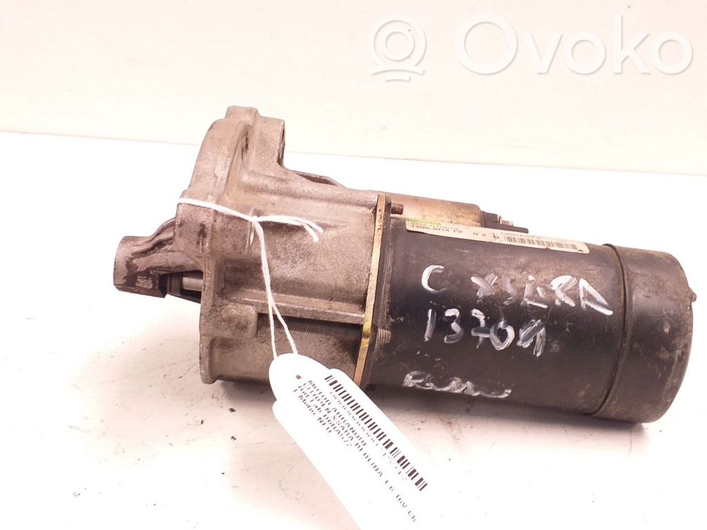 Käynnistysmoottori   D6RA572