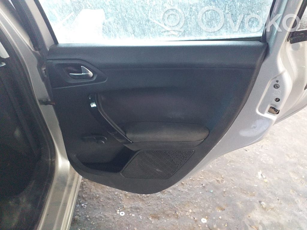 Peugeot 208 I Alzacristalli manuale della portiera posteriore