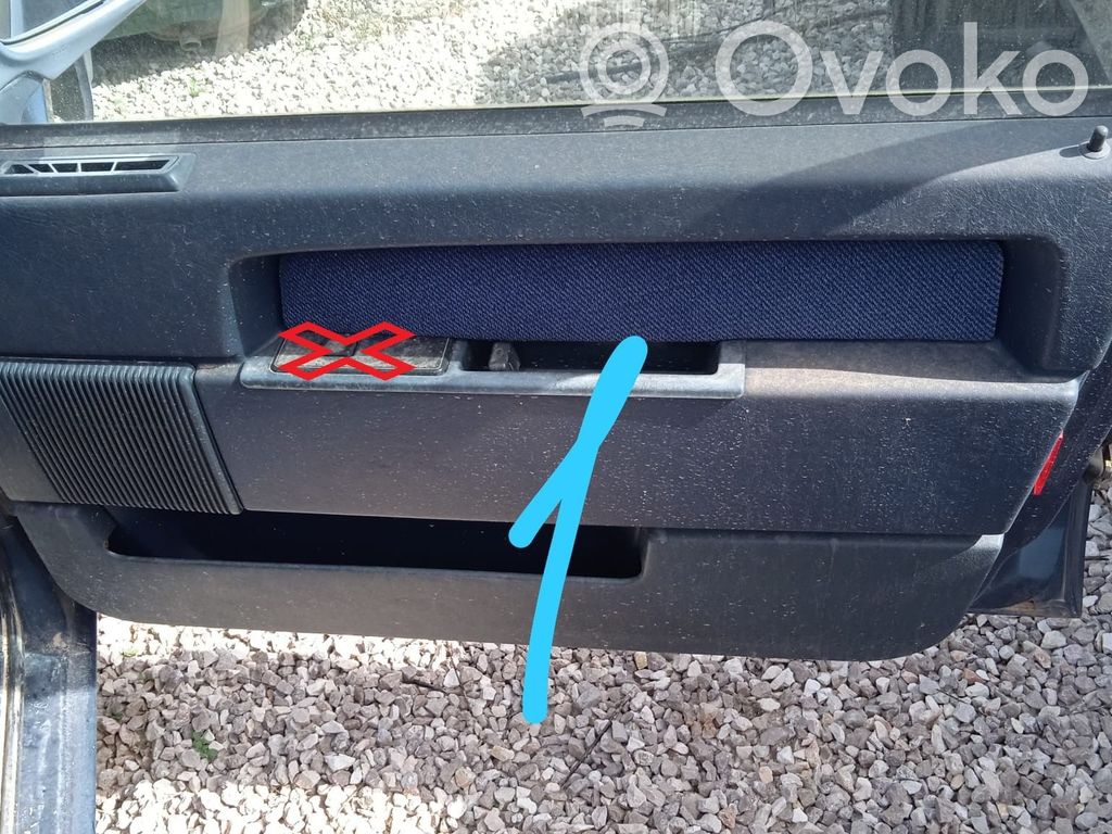 Verkleidung Tür vorne