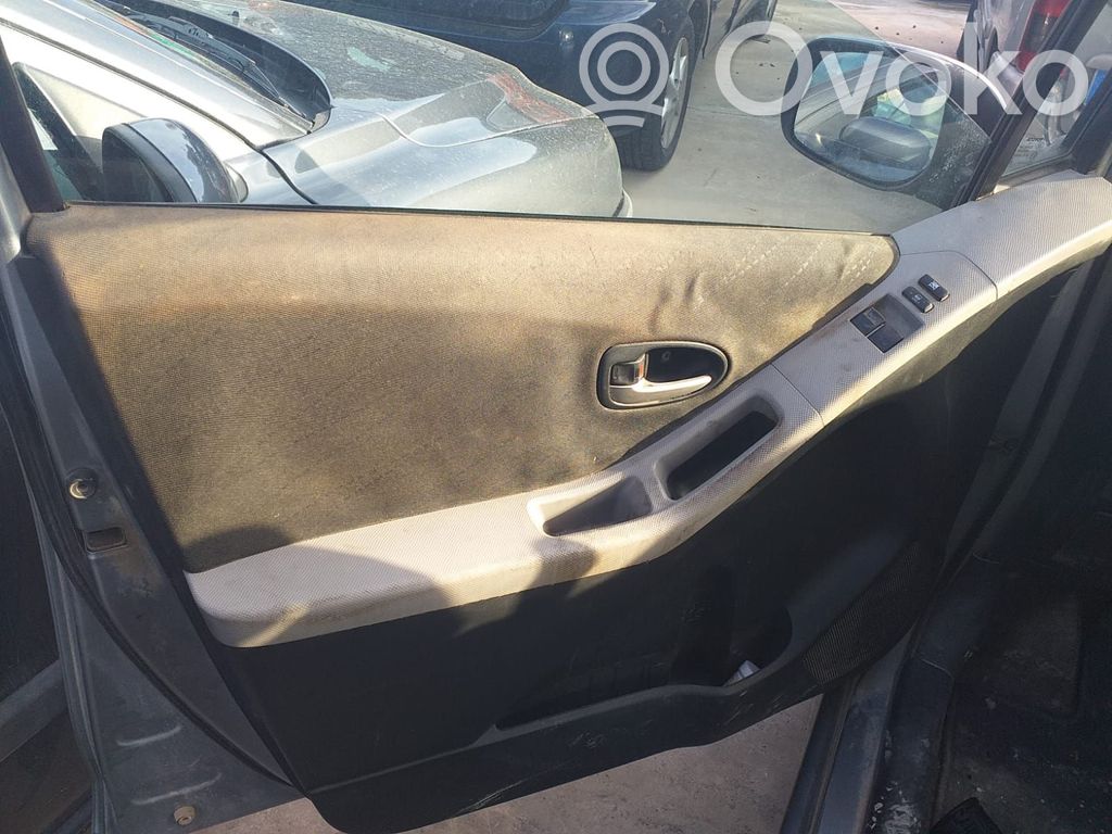 Toyota Yaris Macara ușă față cu motor 