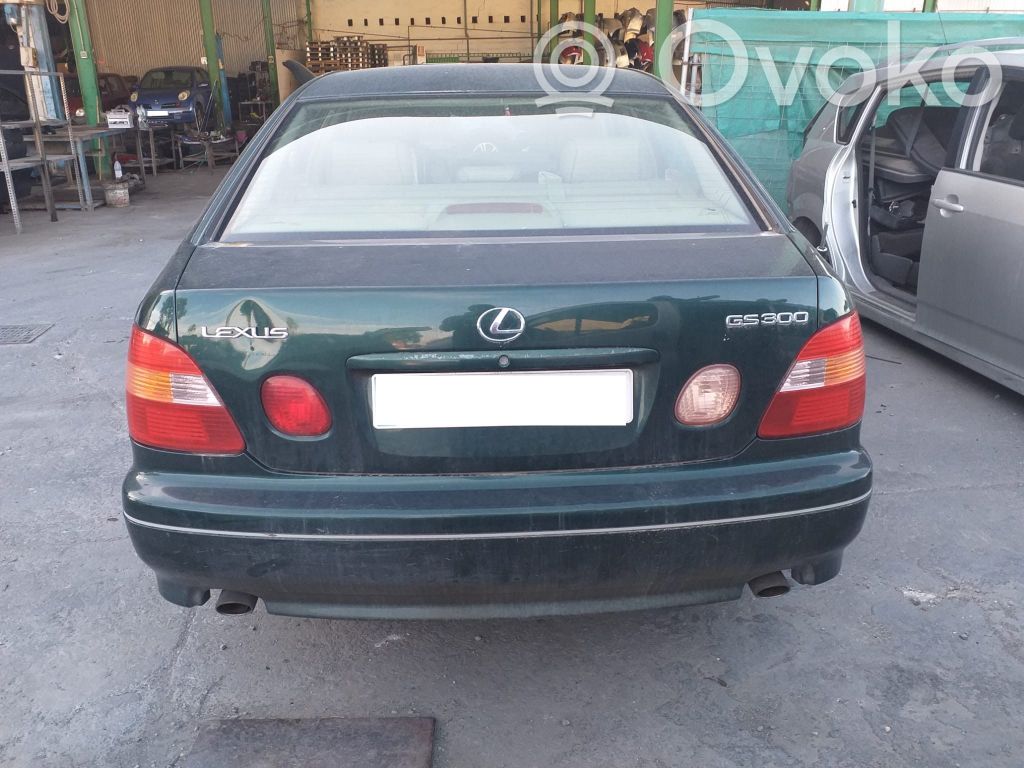 Toyota Avensis T220 Luci posteriori del portellone del bagagliaio