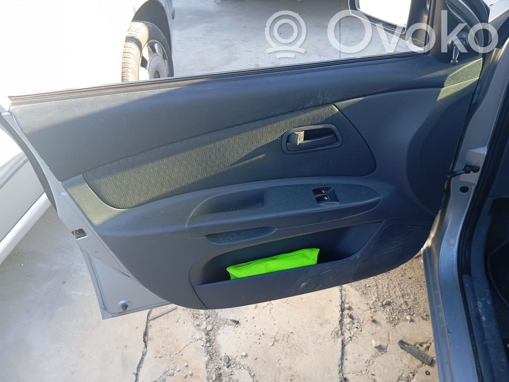 Revestimiento de puerta delantera