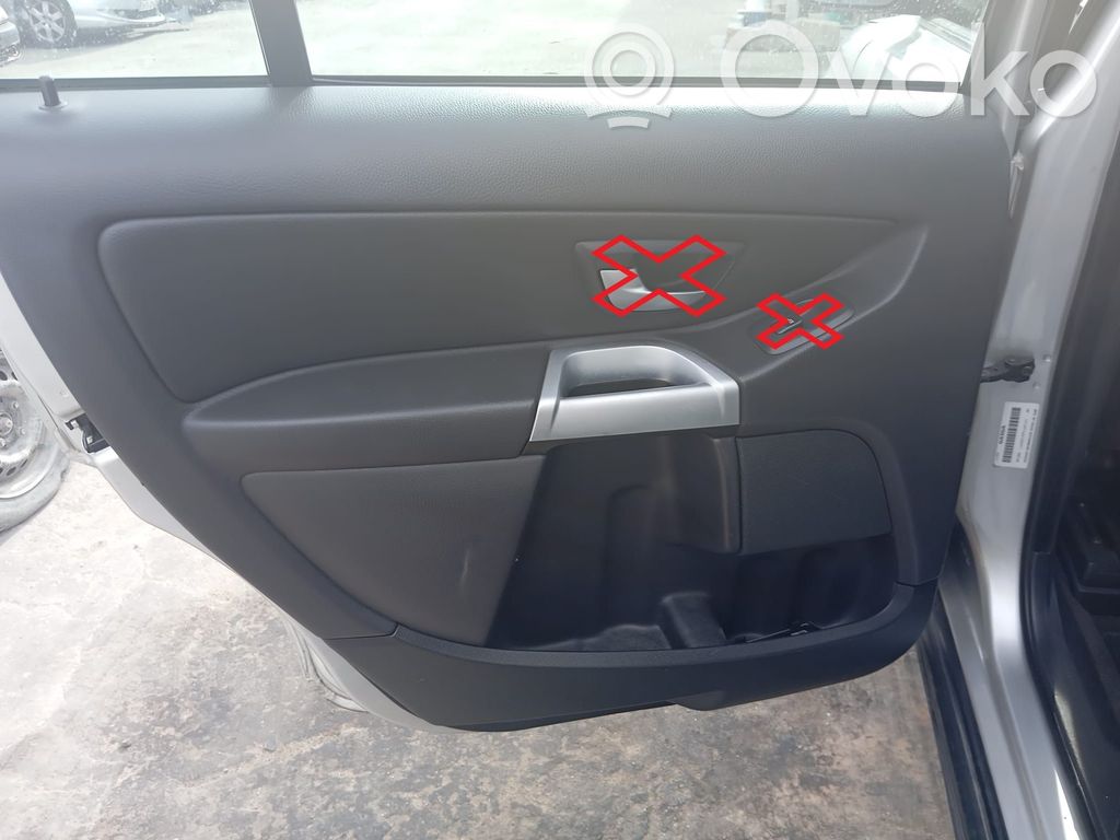 Moldura del tarjetero de la puerta trasera
