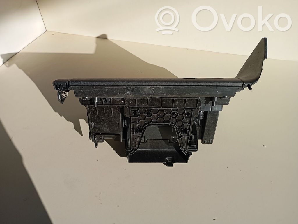 Volkswagen Golf VII Schowek deski rozdzielczej 