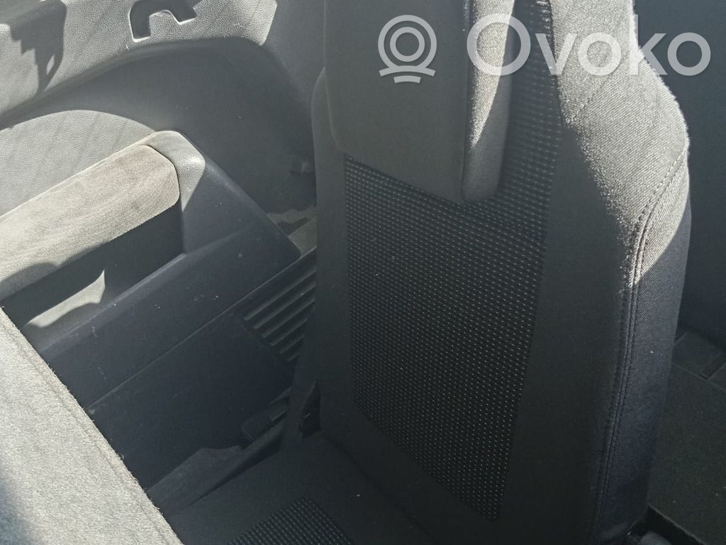Peugeot 5008 Al treilea rând de scaune 
