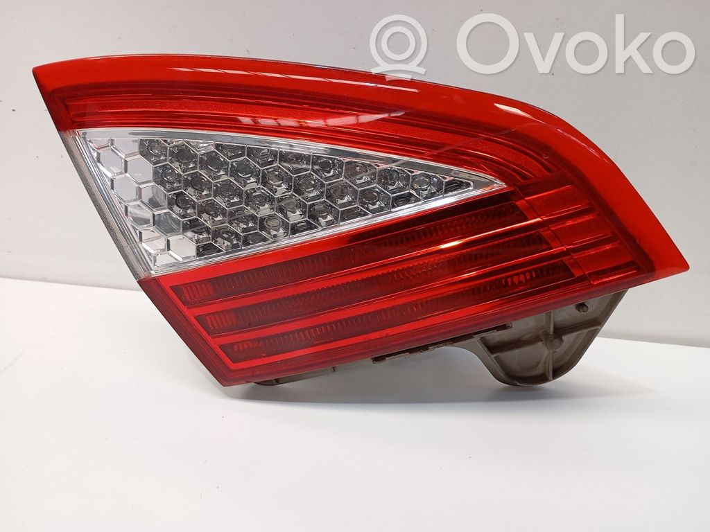 Ford Mondeo MK IV Lampy tylnej klapy bagażnika 