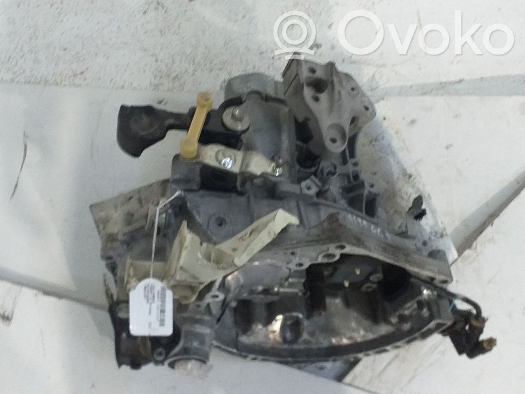 Peugeot 207 5 Gang Schaltgetriebe 