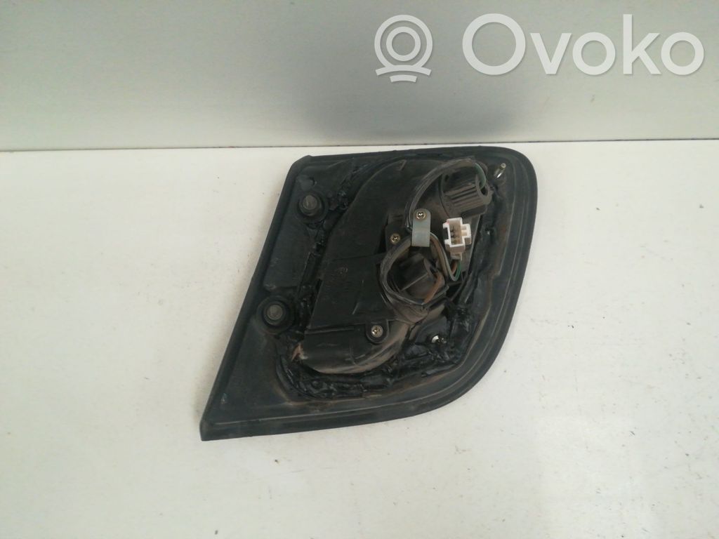 Nissan Almera Takaluukun takavalot