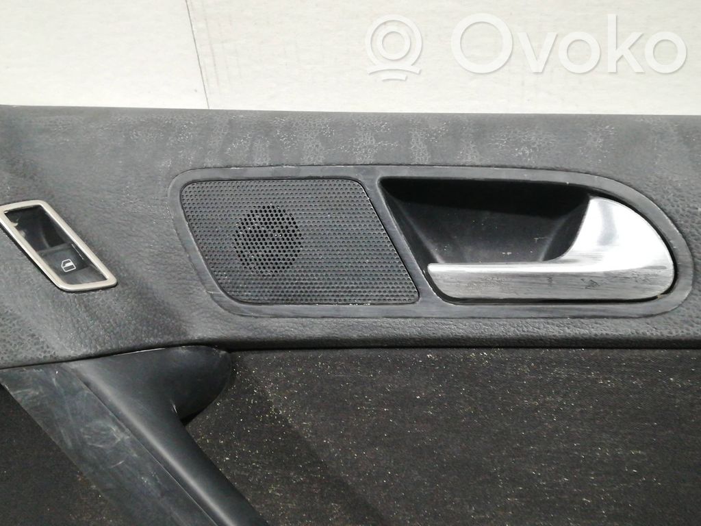 Volkswagen Tiguan Boczki / Poszycie drzwi tylnych 