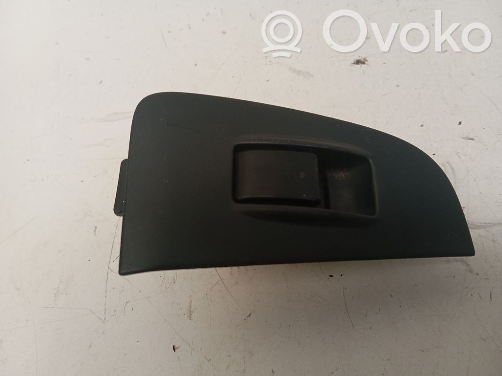 Toyota Avensis T250 Electric window control switch 