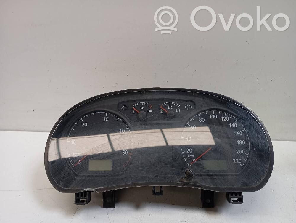 Volkswagen Polo Geschwindigkeitsmesser Cockpit 