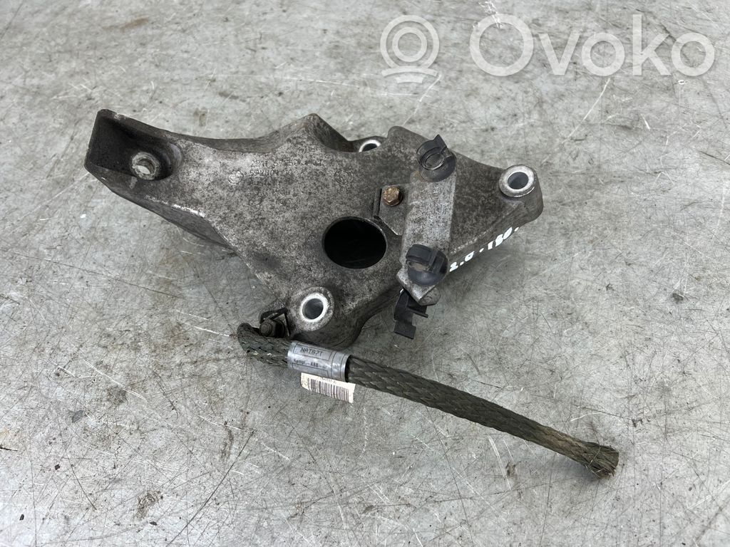 BMW 1 E82 E88 Engine mounting bracket 