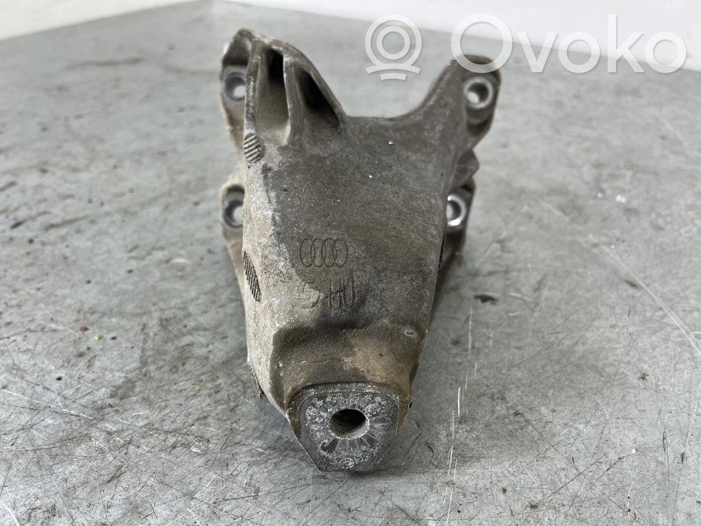 Audi A4 S4 B8 8K Engine mounting bracket 