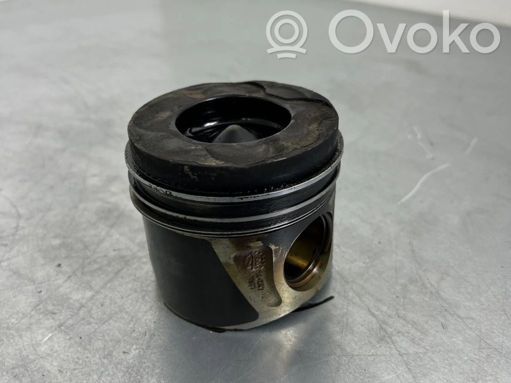Mercedes-Benz CLA C117 X117 W117 Piston 