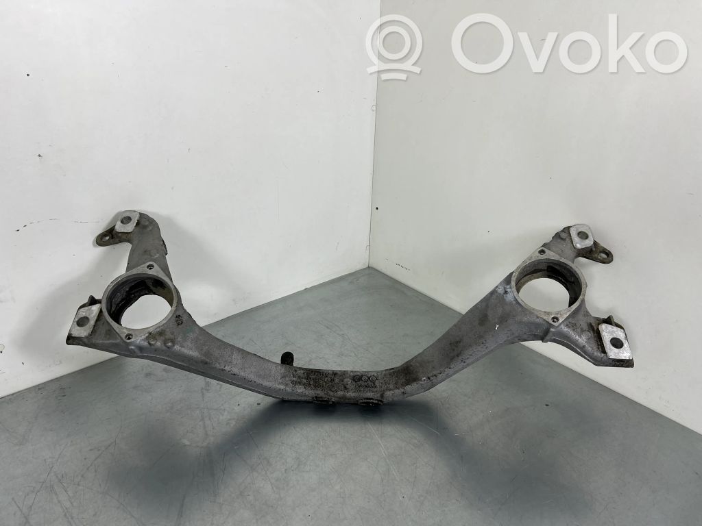 Volkswagen Touareg II Engine mounting bracket 