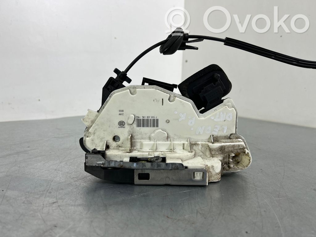 Seat Leon (5F) Priekšpusē slēdzene 