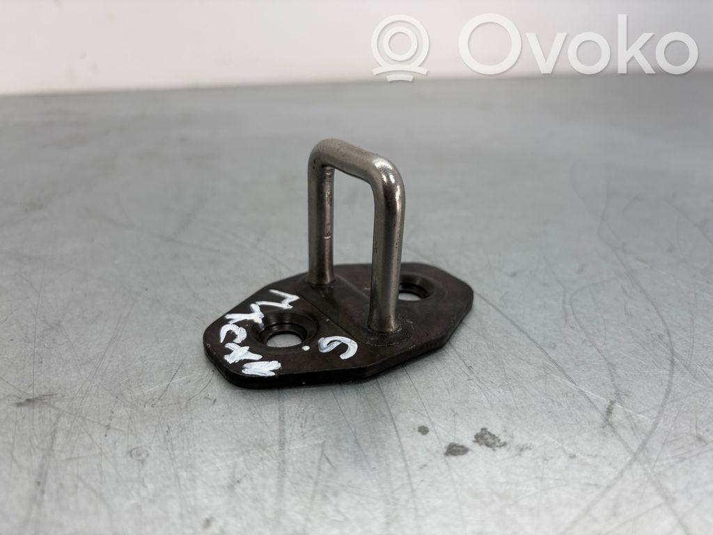 Porsche Macan (95B) Trunk lock loop 