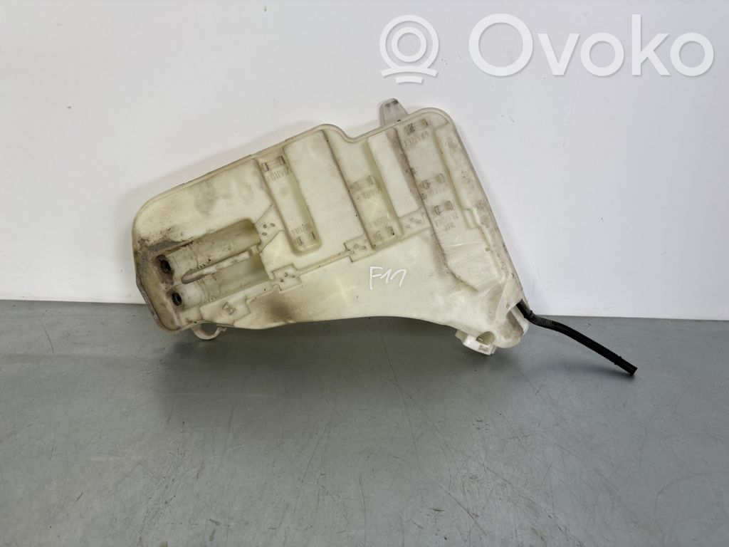 BMW 5 F10 F11 Zbiornik płynu do spryskiwaczy szyby przedniej / czołowej 