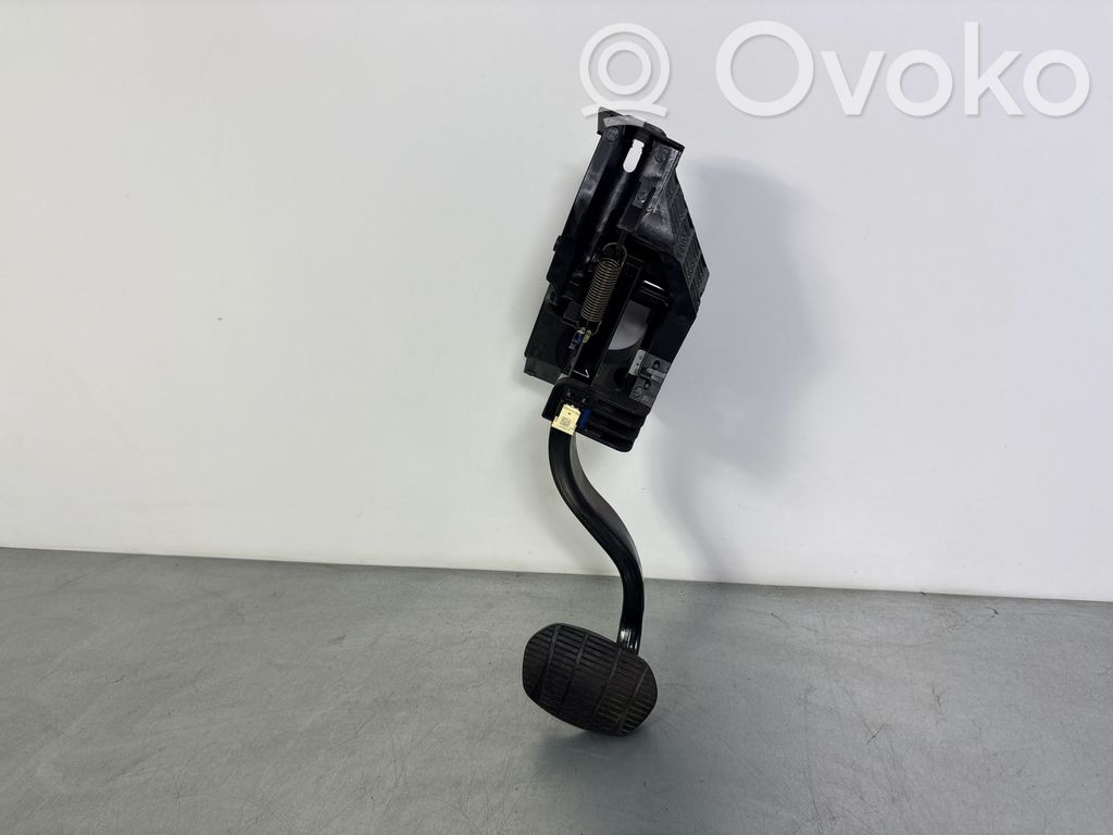 BMW 2 F46 Jarrupoljin 