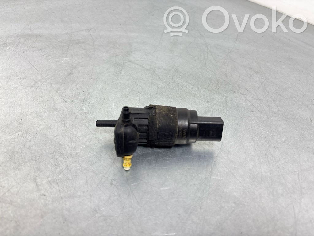 Audi A6 S6 C7 4G Pompa spryskiwacza szyby przedniej / czołowej 