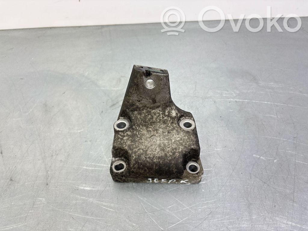 Jeep Grand Cherokee Engine mounting bracket 