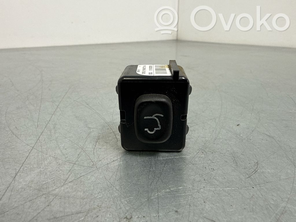 Jeep Grand Cherokee Tailgate opening switch 