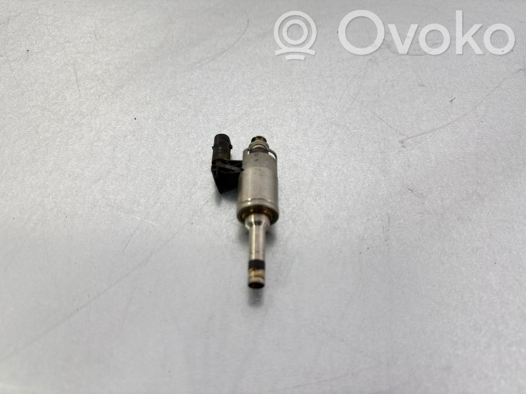 Volkswagen PASSAT B8 Inyector de combustible 